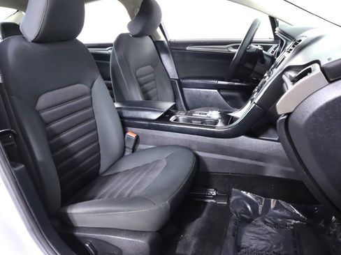 Used 2017 Ford Fusion SE FWD image 35