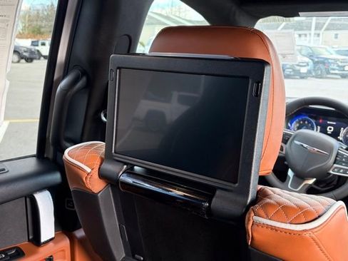 New 2026 Chrysler Pacifica Pinnacle image 37