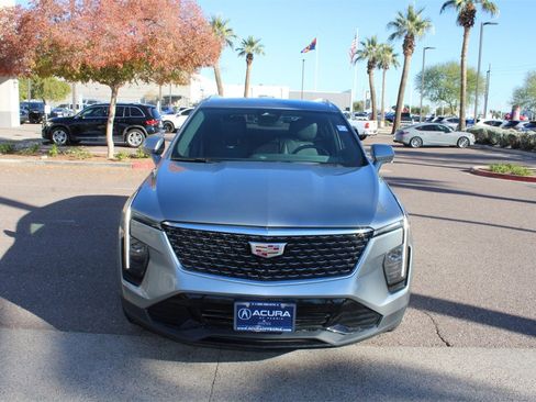 Used 2024 Cadillac XT4 Premium Luxury image 8