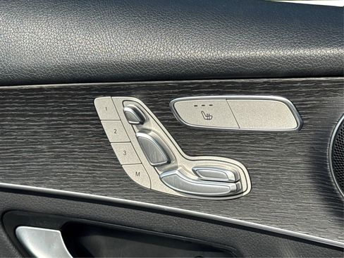 Used 2021 Mercedes-Benz GLC 300 4MATIC image 23