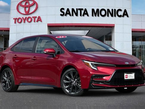 Used 2024 Toyota Corolla SE w/ SE Package FWD image 2