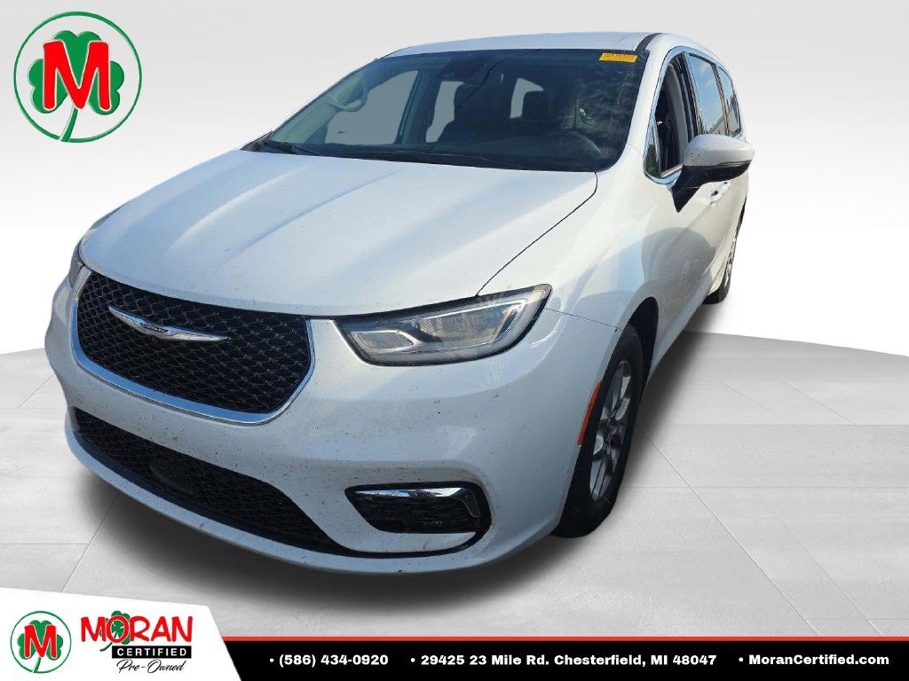Used 2023 Chrysler Pacifica Touring-L FWD image 1
