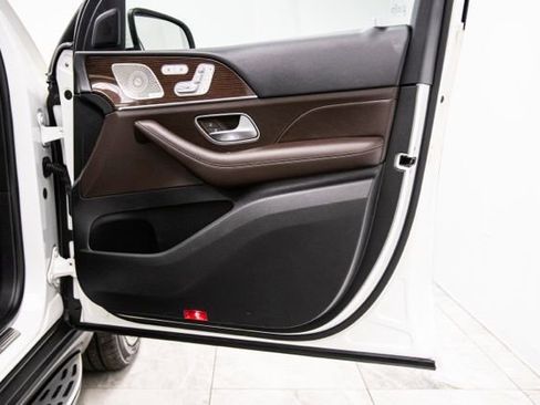 Used 2022 Mercedes-Benz GLS 450 4MATIC image 28