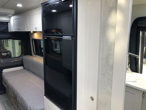 New 2024 RAM ProMaster 3500 w/ Quick Order Package 22H SLT+ FWD image 11