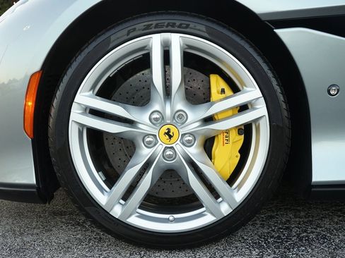 Used 2019 Ferrari Portofino image 28