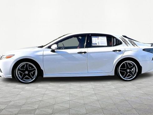 Used 2018 Toyota Camry XSE image 5