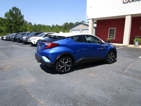 Used 2019 Toyota C-HR Limited image 6