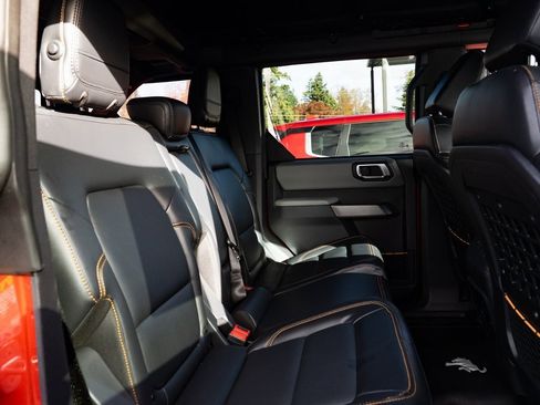 Used 2023 Ford Bronco Badlands image 21