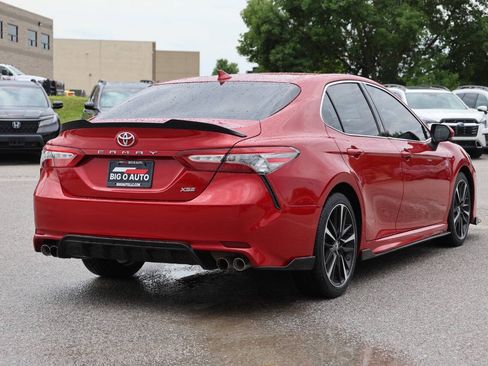 Used 2019 Toyota Camry XSE FWD image 9