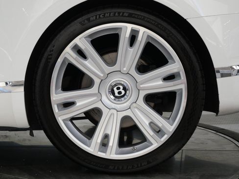 Used 2018 Bentley Continental GT AWD/4WD image 11