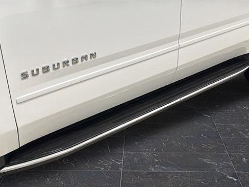 Used 2020 Chevrolet Suburban Premier image 40