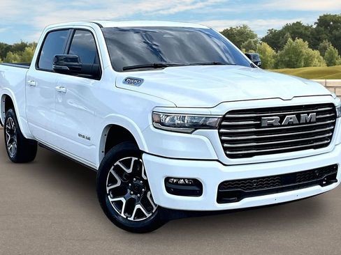Used 2025 RAM 1500 Laramie AWD/4WD image 2