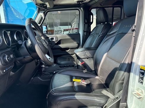 Used 2023 Jeep Wrangler Unlimited Sahara image 11