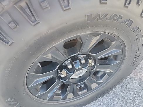Used 2020 Ford F250 XLT w/ Tremor Off-Road Package AWD/4WD image 9
