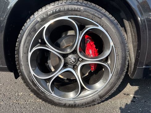 Used 2022 Alfa Romeo Stelvio Veloce image 18