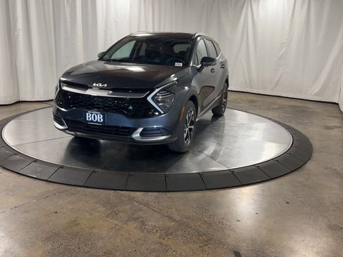 Certified 2025 Kia Sportage EX image 4