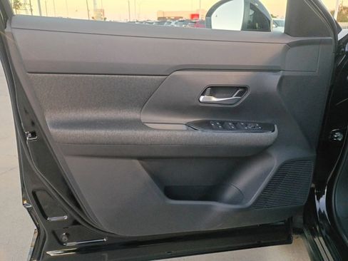 New 2026 Nissan Kicks SV image 18