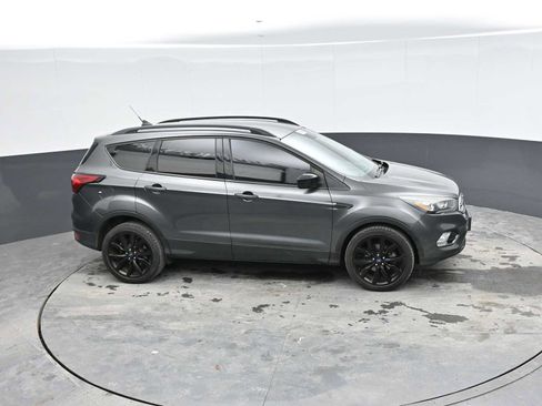 Used 2019 Ford Escape SE FWD image 19