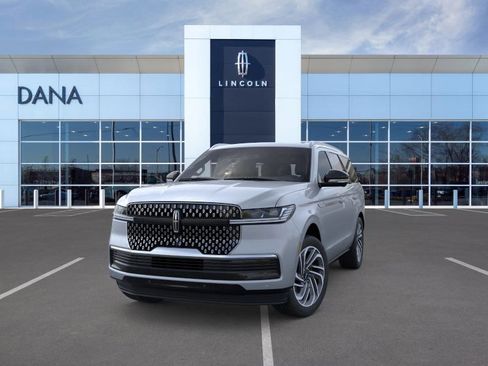 New 2026 Lincoln Navigator Reserve image 2
