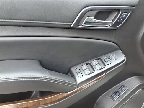 Used 2016 Chevrolet Suburban LT image 22