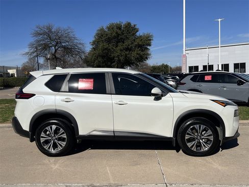 Certified 2023 Nissan Rogue SV image 3