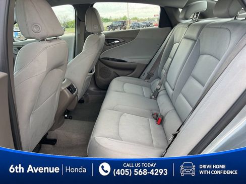 Used 2025 Chevrolet Malibu LT FWD image 17
