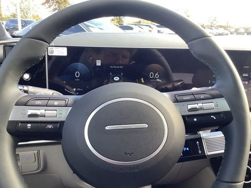 New 2025 Hyundai Tucson Limited image 41