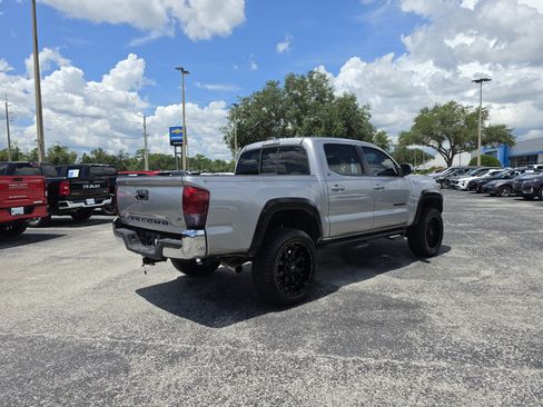 Used 2016 Toyota Tacoma SR5 RWD image 5