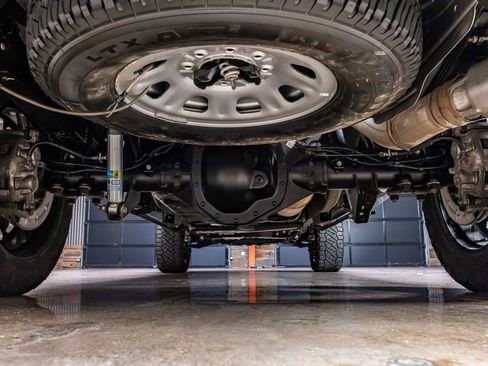 Used 2024 GMC Sierra 2500 AT4 image 15