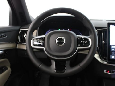 New 2026 Volvo XC90 B5 Core AWD/4WD image 25