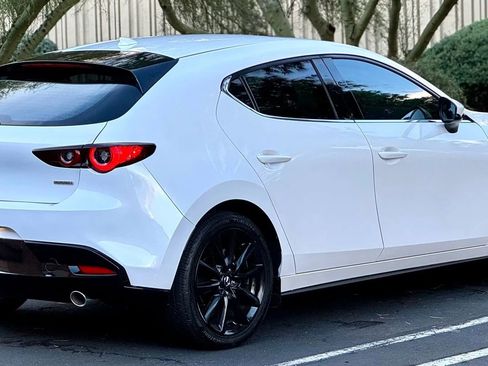 Used 2025 MAZDA MAZDA3 2.5 S Hatchback w/ Premium Pkg image 8