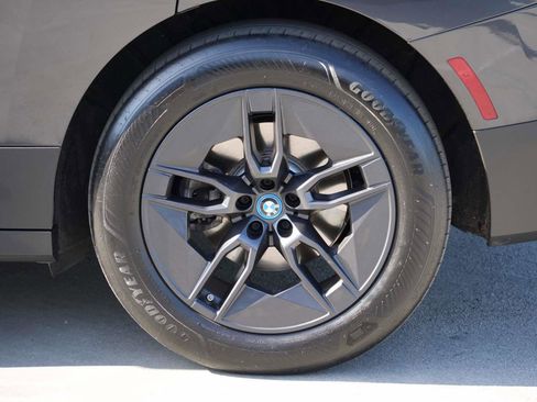 Used 2025 BMW iX xDrive50 image 5