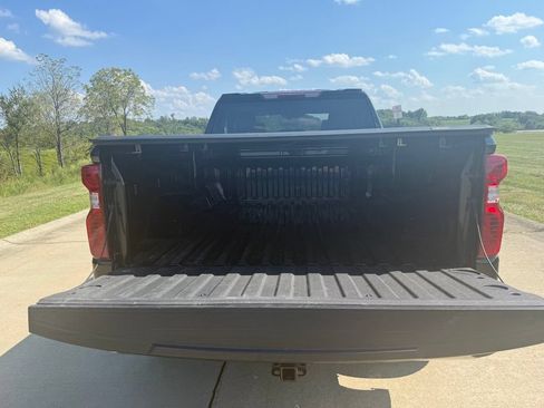 Used 2023 Chevrolet Silverado 1500 LT AWD/4WD image 7
