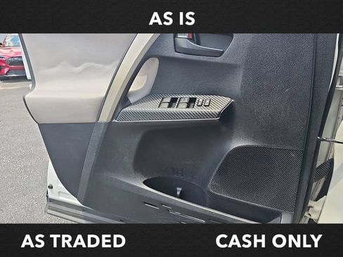 Used 2014 Toyota RAV4 LE FWD image 27