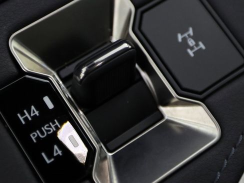 Used 2025 Lexus GX 550 image 30