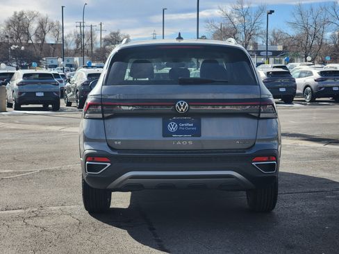 Certified 2025 Volkswagen Taos SE image 5