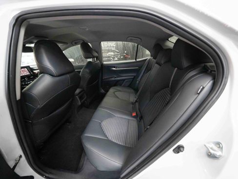 Used 2024 Toyota Camry SE image 23