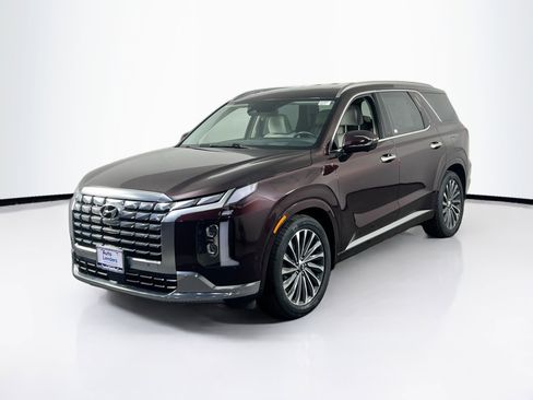 Used 2023 Hyundai Palisade Calligraphy w/ Winter Package image 1
