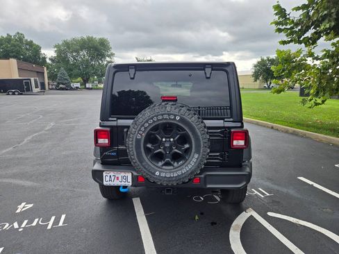 Used 2023 Jeep Wrangler Unlimited AWD/4WD image 7