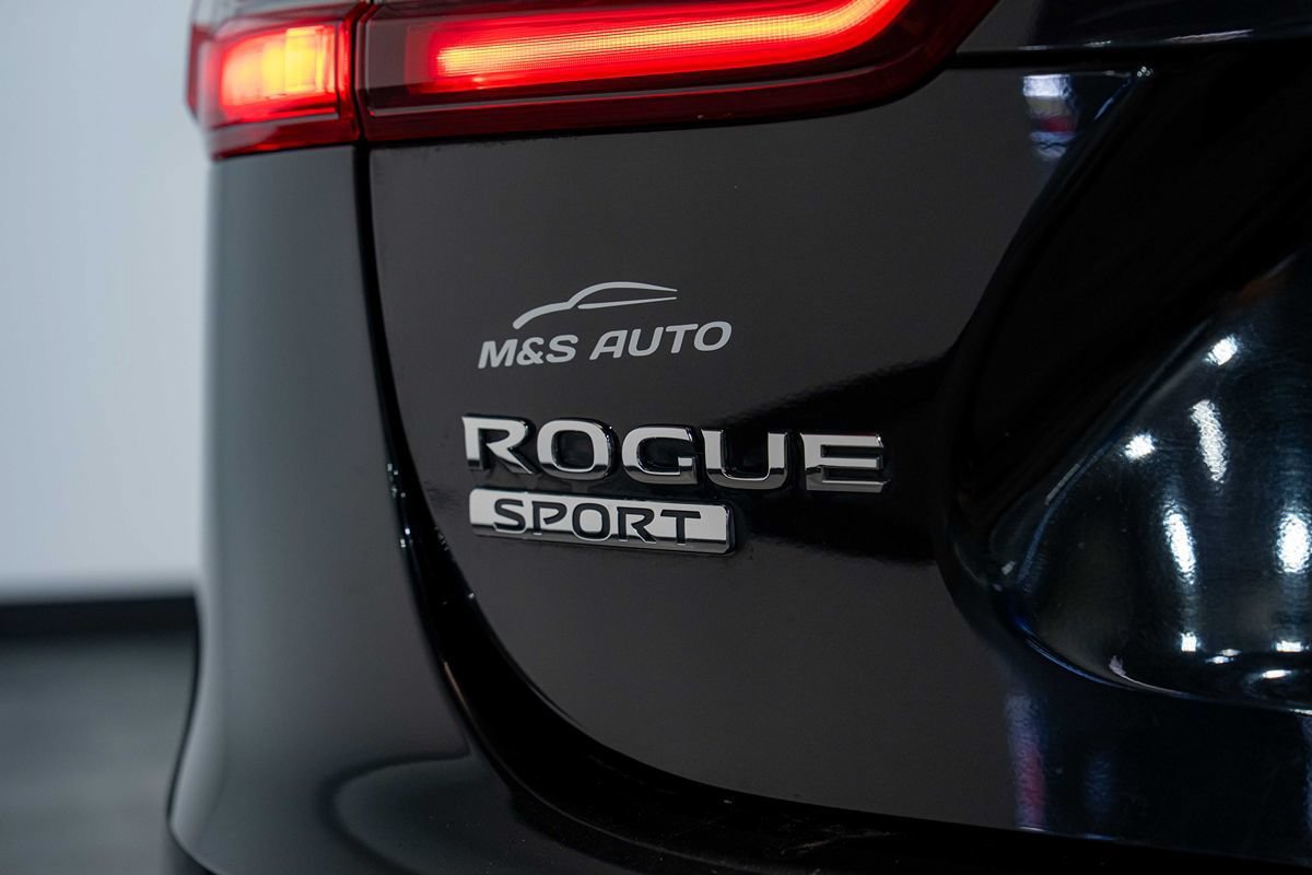 Used 2022 Nissan Rogue Sport S FWD image 4