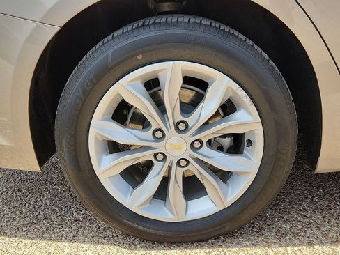 Used 2025 Chevrolet Malibu LT FWD image 7