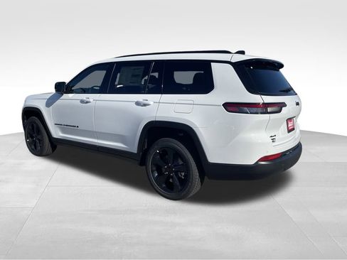 New 2025 Jeep Grand Cherokee L Altitude image 7