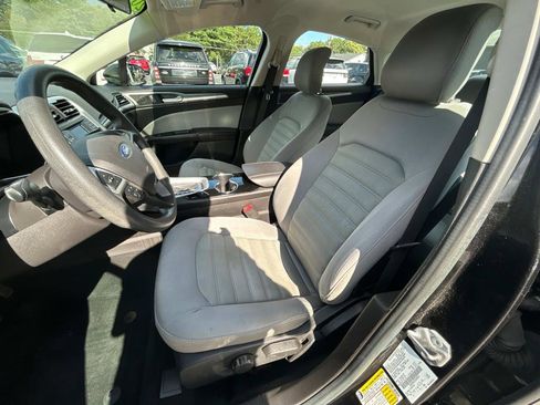 Used 2014 Ford Fusion S image 17