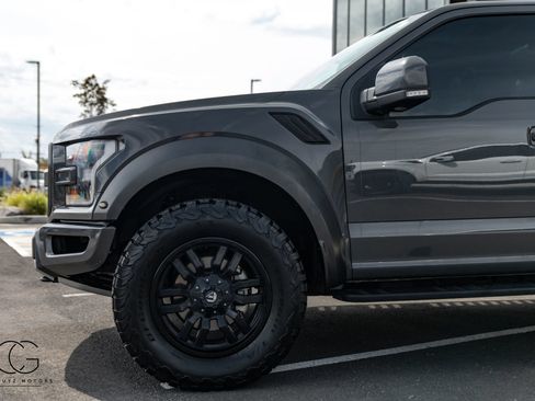 Used 2018 Ford F150 Raptor w/ Equipment Group 802A Luxury AWD/4WD image 8