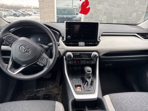 Used 2024 Toyota RAV4 XLE w/ Convenience Package image 6