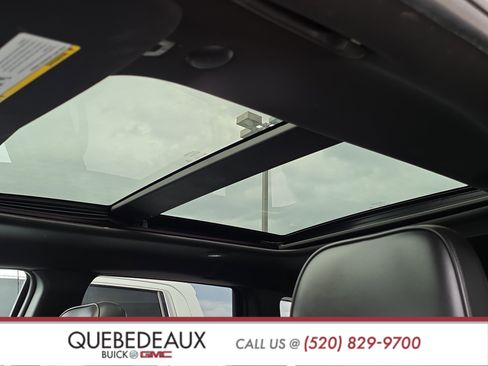 Used 2018 Jeep Grand Cherokee Overland AWD/4WD image 9