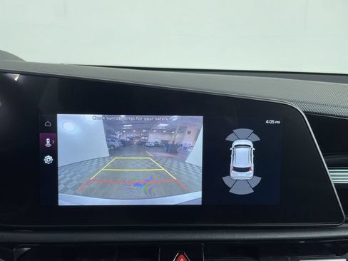 Used 2023 Kia Niro SX Touring FWD image 23