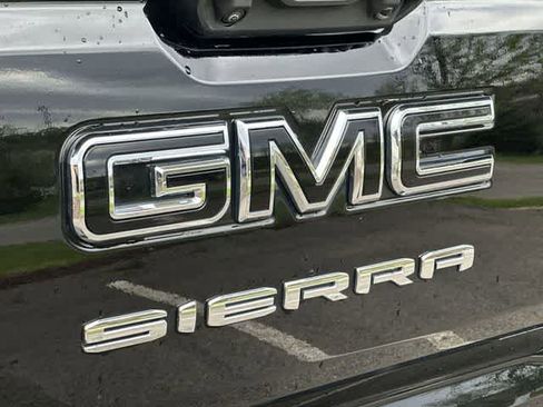 Used 2024 GMC Sierra 1500 Elevation w/ LPO, Elevation Black Package image 16