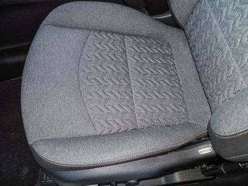 Used 2024 Chevrolet Equinox LT FWD image 22