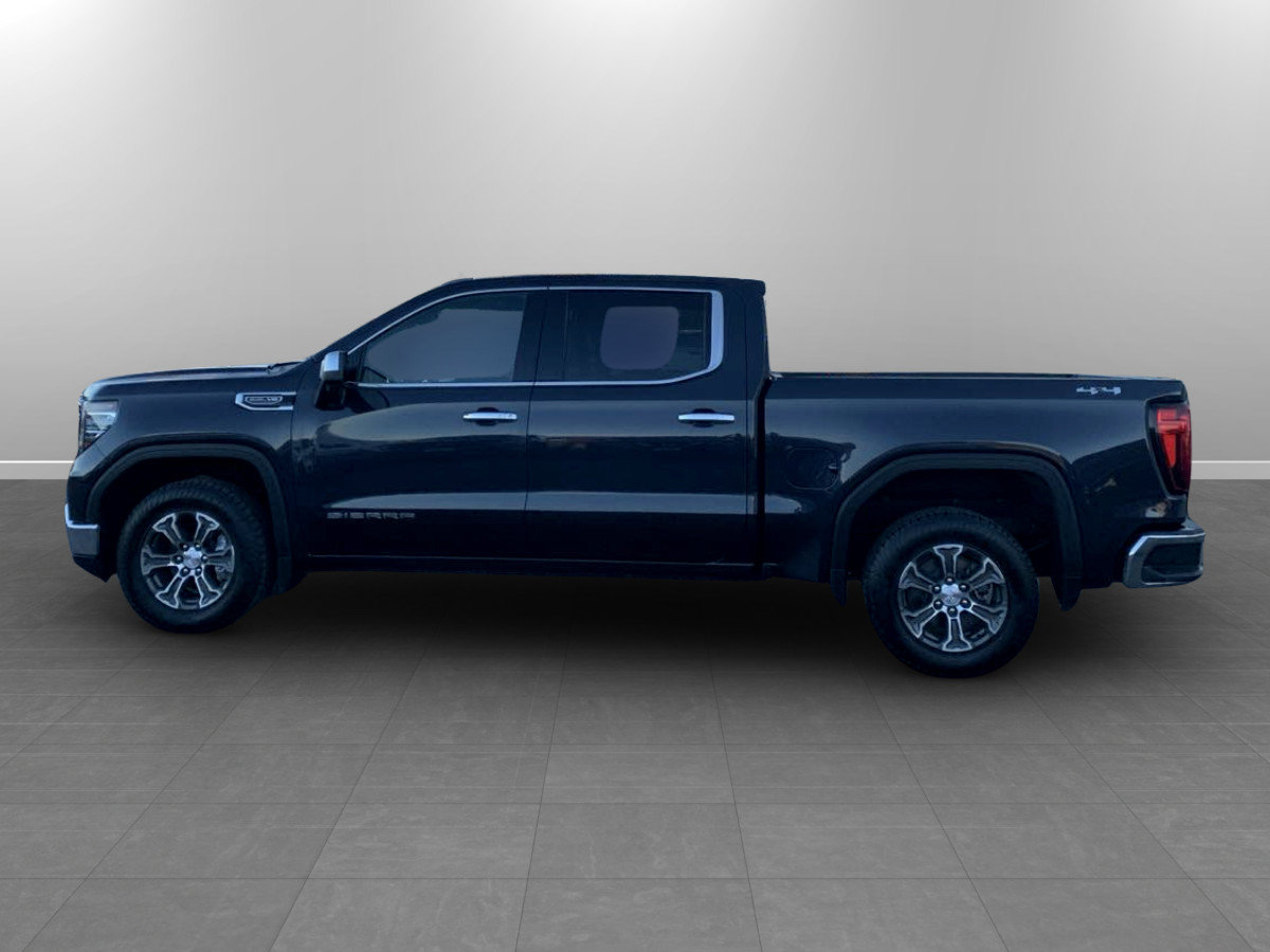 Used 2025 GMC Sierra 1500 SLT AWD/4WD image 4